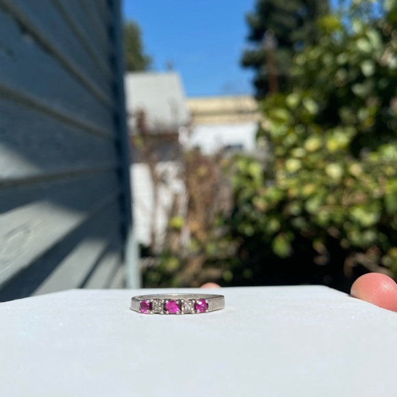 3 pink diamond ring - Picture 2 of 2